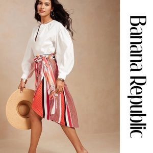 NWT!! Beautiful Patterned Midi Skirt